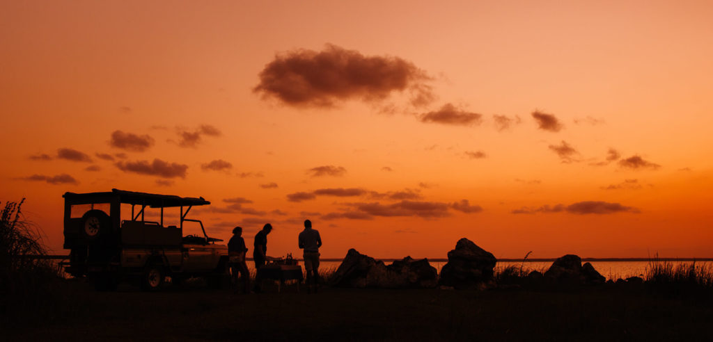 ThongaBeach_Experiences_Sundowners_Sundowners-Banner ThongaBeach_Experiences_Sundowners_Sundowners-Banner