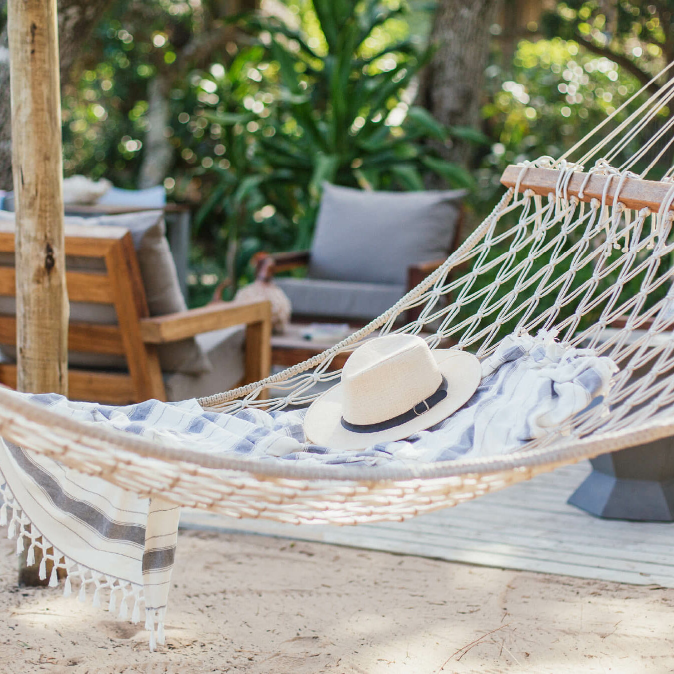 ThongaBeach_HomePage_Hammock